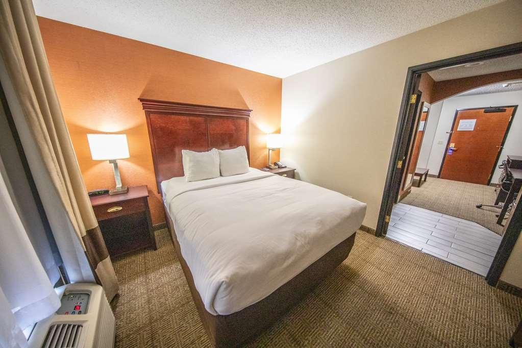 Comfort Inn & Suites Хатчинсон Номер фото